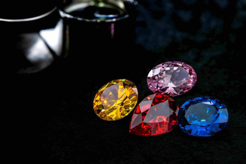 differentes tailles de pierres fines et precieuses